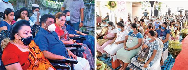 අගමැති ආර්යා ශිරන්ති රාජපක්ෂ, ළමා හා කාන්තා කටයුතු පෙරපාසල් රාජ්ය අමාත්ය පියල් නිශාන්ත හා එම අමාත්යාංශයේ ලේකම් කුමාරි ජයසේකර යන අය සමඟ කළුතර දිස්ත්රික්කයේ ගර්භිණී මාතාවන් පිරිසක් එම අවස්ථාවට එක්වු අයුරු.
