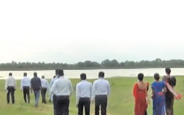 දිසාපතිවරයා සහ දිසා වන නිළධාරී නිරීක්ෂණයේ යෙදුණු අයුරු