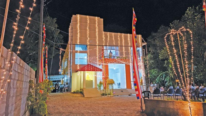 සුමනරතන හිමියන්ගේ ධන පරිත්යාගයෙන් කිරිගම්පමුණුව ඉදිකළ‘කහතුඩුව සෞඛ්ය වෛද්ය කාර්යාලය’