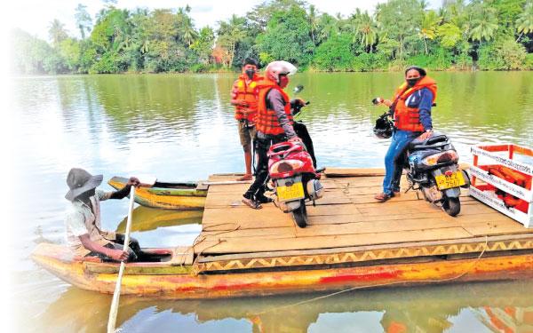 කළු ගඟේ බොලොස්සගම තොටුපල