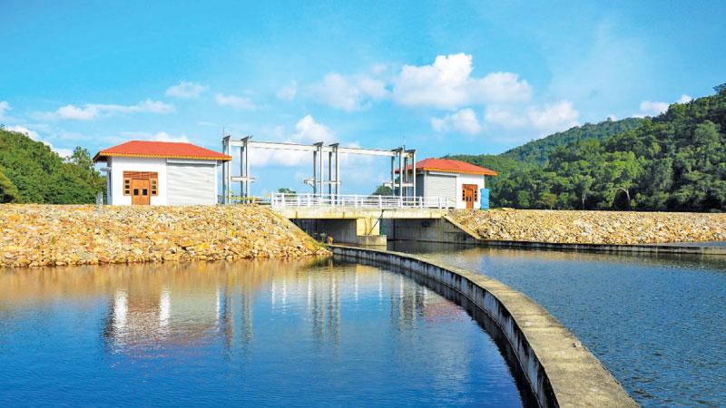 කළුගල්ඔය වේල්ල ඈතට දිස්වන අයුරු