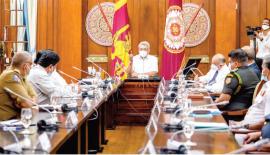     මත් උවදුර වැළැක්වීම පිළිබඳව ගෝඨාභය රාජපක්ෂ ජනාධිපතිතුමා රජයේ ඉහළ නිළධාරීන් සමඟ සාකච්ඡාවක