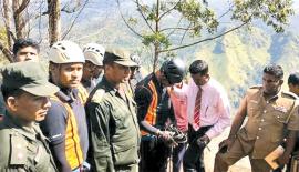 අනතුරක් සිදුවූ ස්ථානයට ළඟා වූ කණ්ඩායම