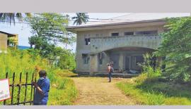 ඉදි­කි­රීම් අත­ර­මග නවතා ඇති වැලිගම පොලිස් ගොඩ­නැ­ගිල්ල