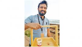 චායි­වාලා තේ පිළි­ග­න්වන  මොහො­මඩ් සමීන් 