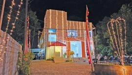 සුම­න­ර­තන හිමි­යන්ගේ ධන පරි­ත්‍යා­ග­යෙන් කිරිගම්පමුණුව ඉදි­කළ‘කහ­තු­ඩුව සෞඛ්‍ය වෛද්‍ය කාර්යා­ලය’