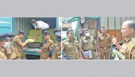 අත්අ­ඩං­ගු­වට පත් සහල් තොගය පරීක්ෂා කරන පෑලි­ය­ගොඩ කොට්ඨාස බාර ජ්‍යෙෂ්ඨ පොලිස් අධි­කාරි රොෂාන් ඩයස්,  පෑලි­ය­ගොඩ විශේෂ විම­ර්ශන ඒක­කයේ ස්ථානා­ධි­පති පොලිස් පරී­ක්ෂක උපුල් රංජිත් ප්‍රමුඛ පොලිස් නිල­ධා­රීහු