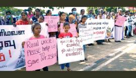 පසු­ගිය අගොස්තු 29 වැනිදා ඛණිජ වැලි කැණී­මට විරු­ද්ධව මන්නා­රම් දුපතේ පැවැත්වූ විරෝ­ධ­තාව
